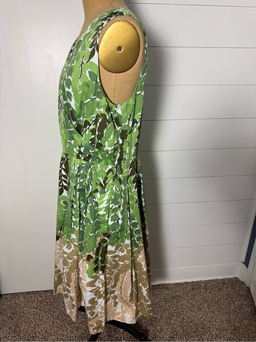 Talbots Sleeveless Green Leaf Print V-Neck Dress - Picture 2 of 7